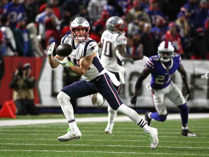 Patriots receiver Chris Hogan (15) catches a short pass against the Buffalo Bills. © JAMIE GERMANO/ROCHESTER DEMOCRAT